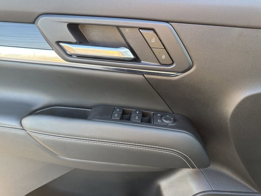 Used 2025 GMC Terrain Elevation AWD/4WD image 11