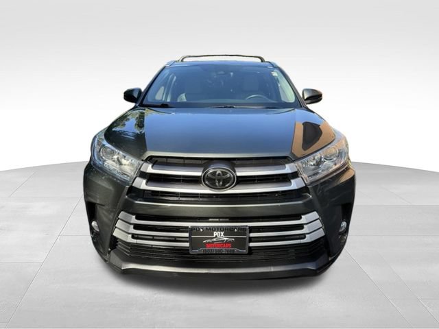 Used 2018 Toyota Highlander XLE AWD/4WD image 6