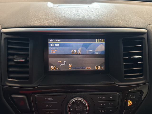 Used 2014 Nissan Pathfinder SL AWD/4WD image 23