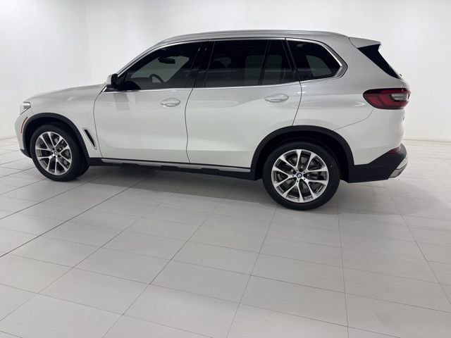 Certified 2023 BMW X5 xDrive40i w/ Premium Package image 2
