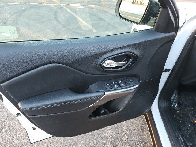 Used 2022 Jeep Cherokee Limited image 21