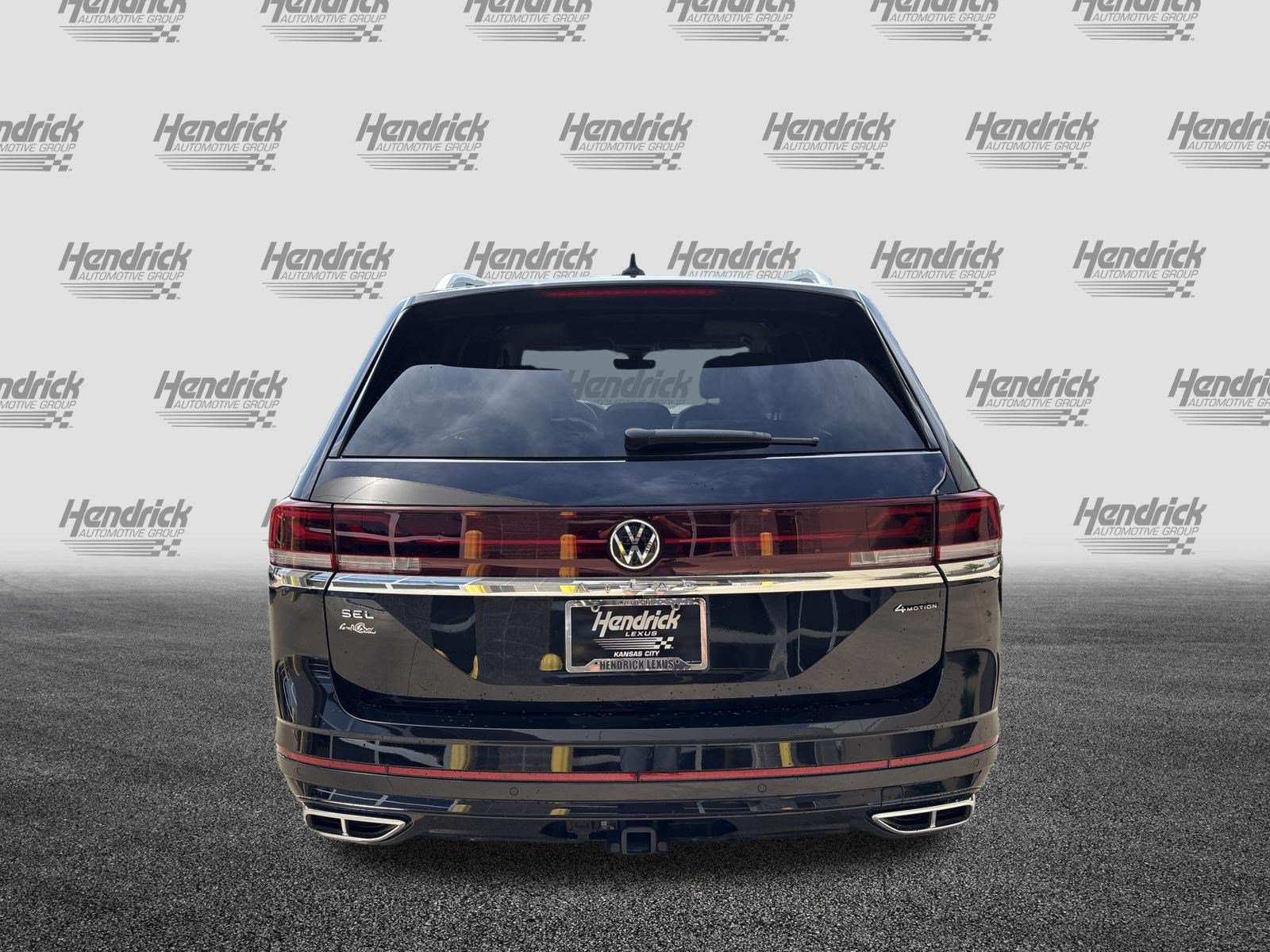 Used 2024 Volkswagen Atlas SEL Premium R-Line AWD/4WD image 9