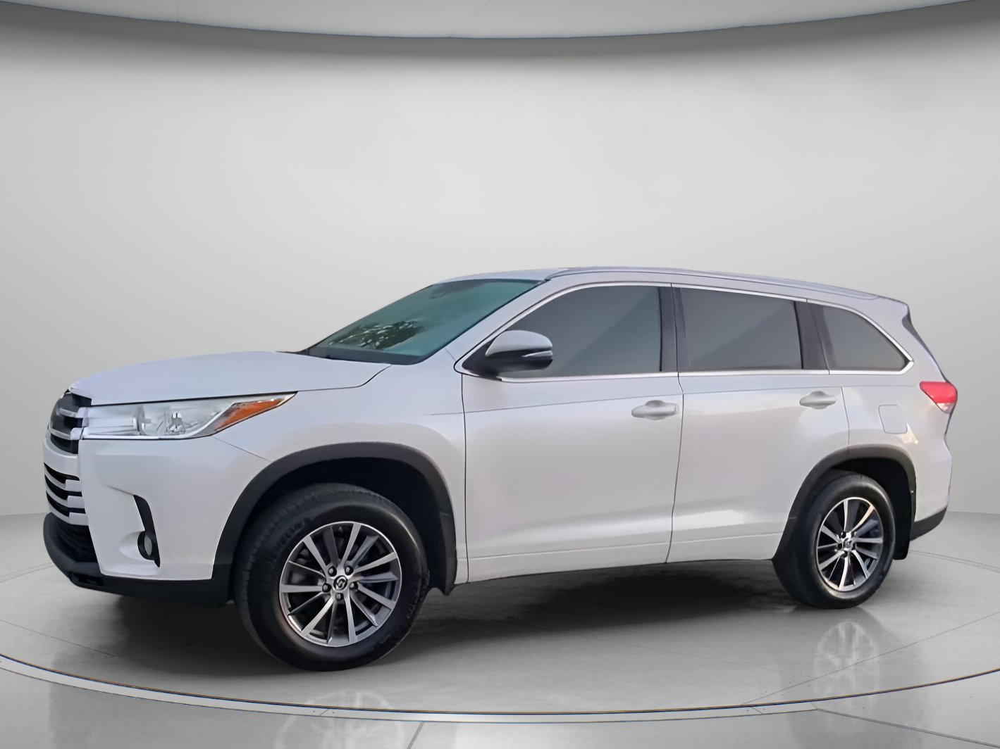 Used 2017 Toyota Highlander XLE AWD/4WD image 14
