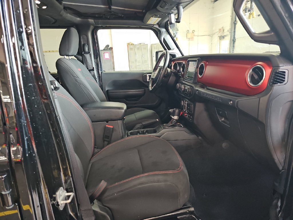 Used 2022 Jeep Wrangler Unlimited Rubicon w/ Cold Weather Group AWD/4WD image 5