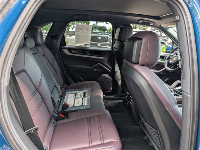 Used 2024 Porsche Cayenne image 9
