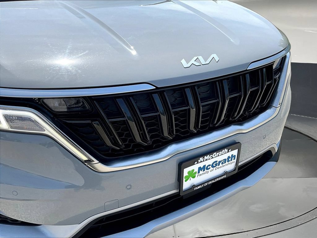 Used 2023 Kia Carnival EX FWD image 35