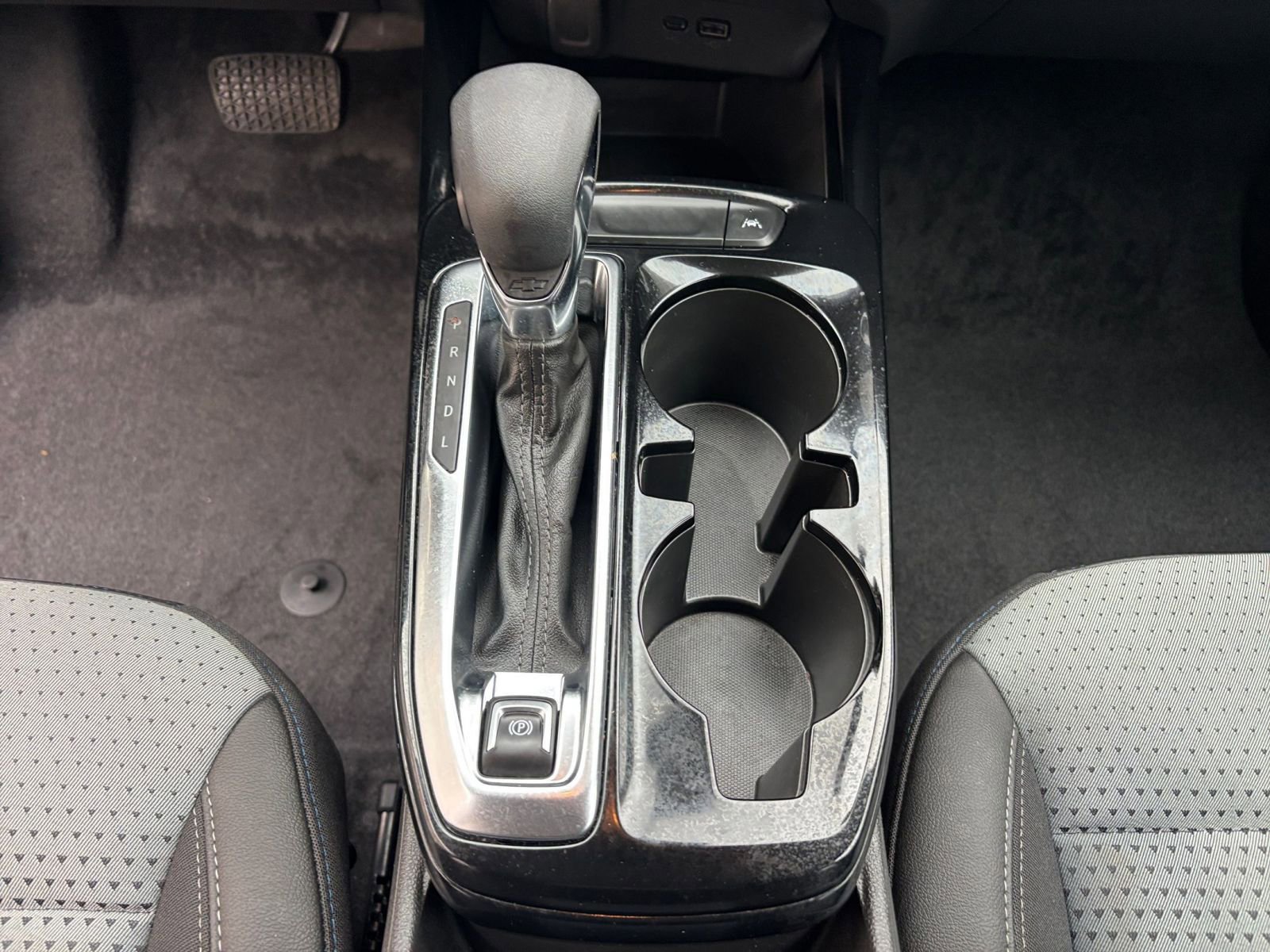 Used 2025 Chevrolet Trax LT w/ LT Convenience Package image 41