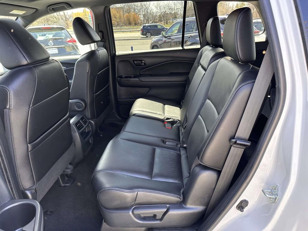 Used 2023 Honda Passport EX-L image 14