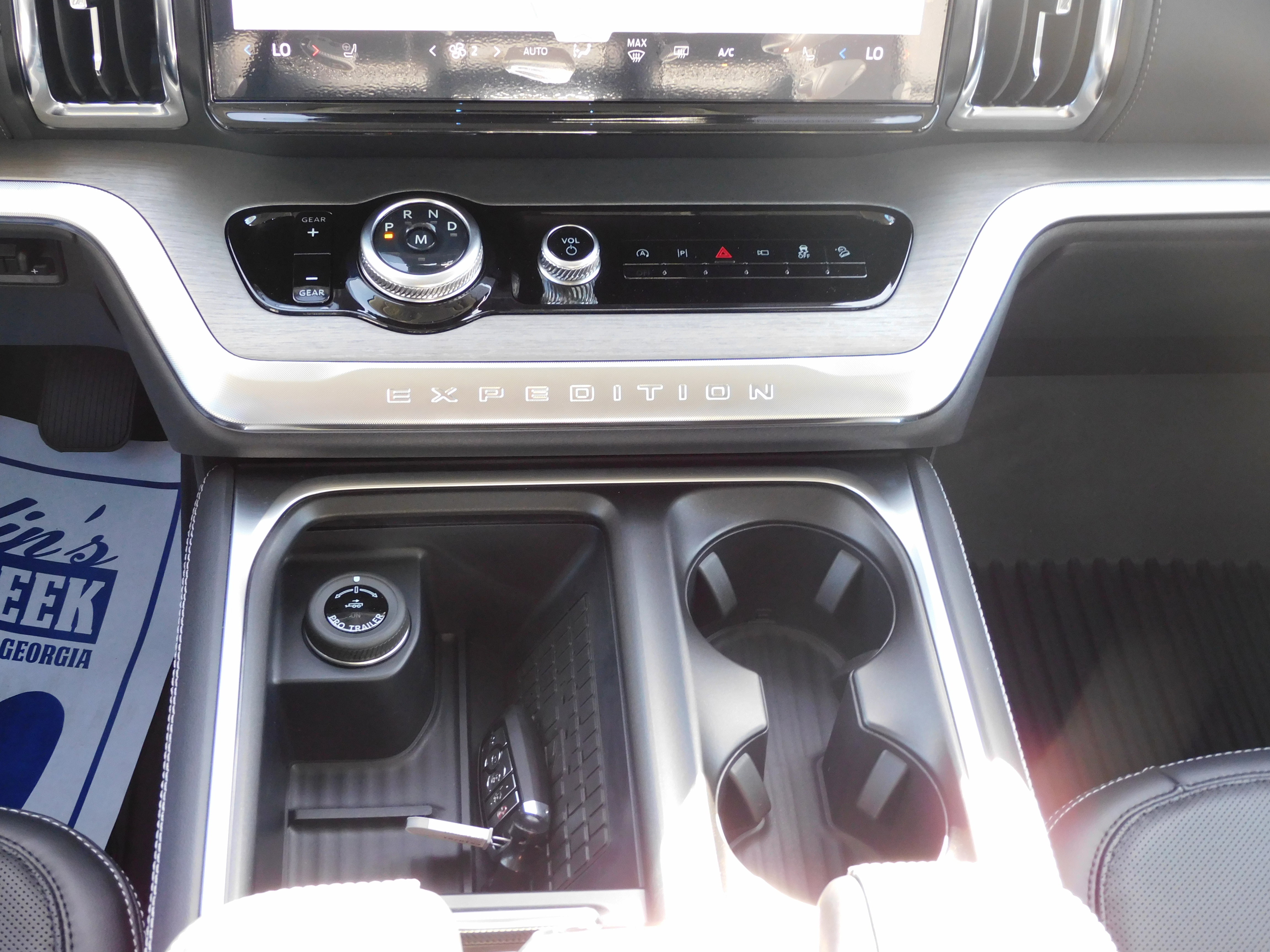 New 2025 Ford Expedition Platinum image 17