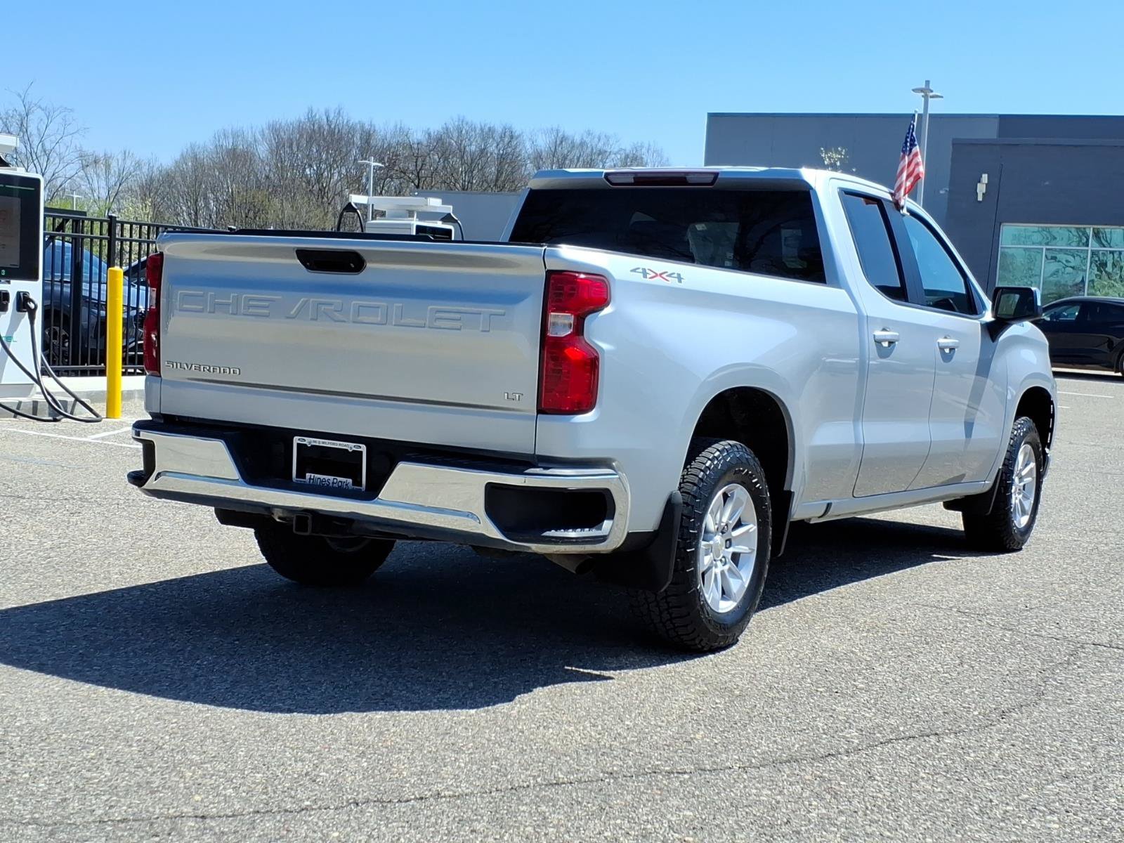 Used 2019 Chevrolet Silverado 1500 LT AWD/4WD image 7