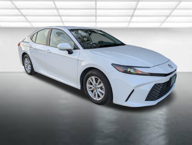 Used 2025 Toyota Camry LE FWD image 1