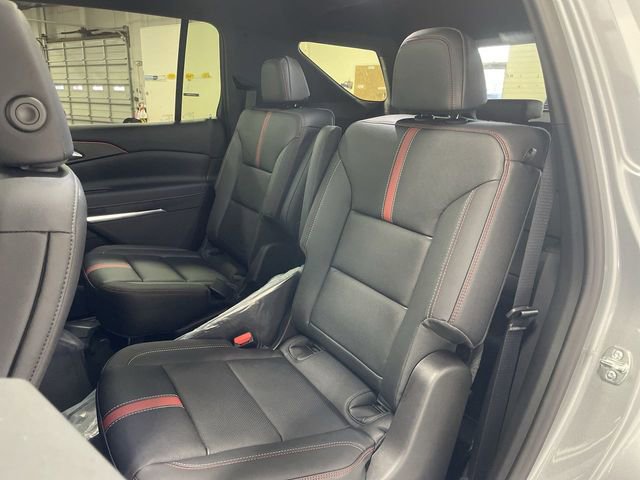 New 2026 Chevrolet Traverse RS w/ LPO, Floor Liner Package image 23