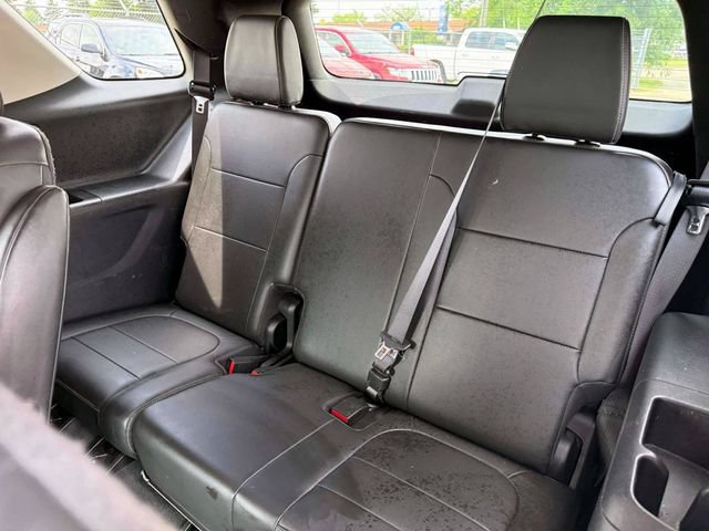Used 2020 Chevrolet Traverse LT w/ LPO, Blackout Package AWD/4WD image 14