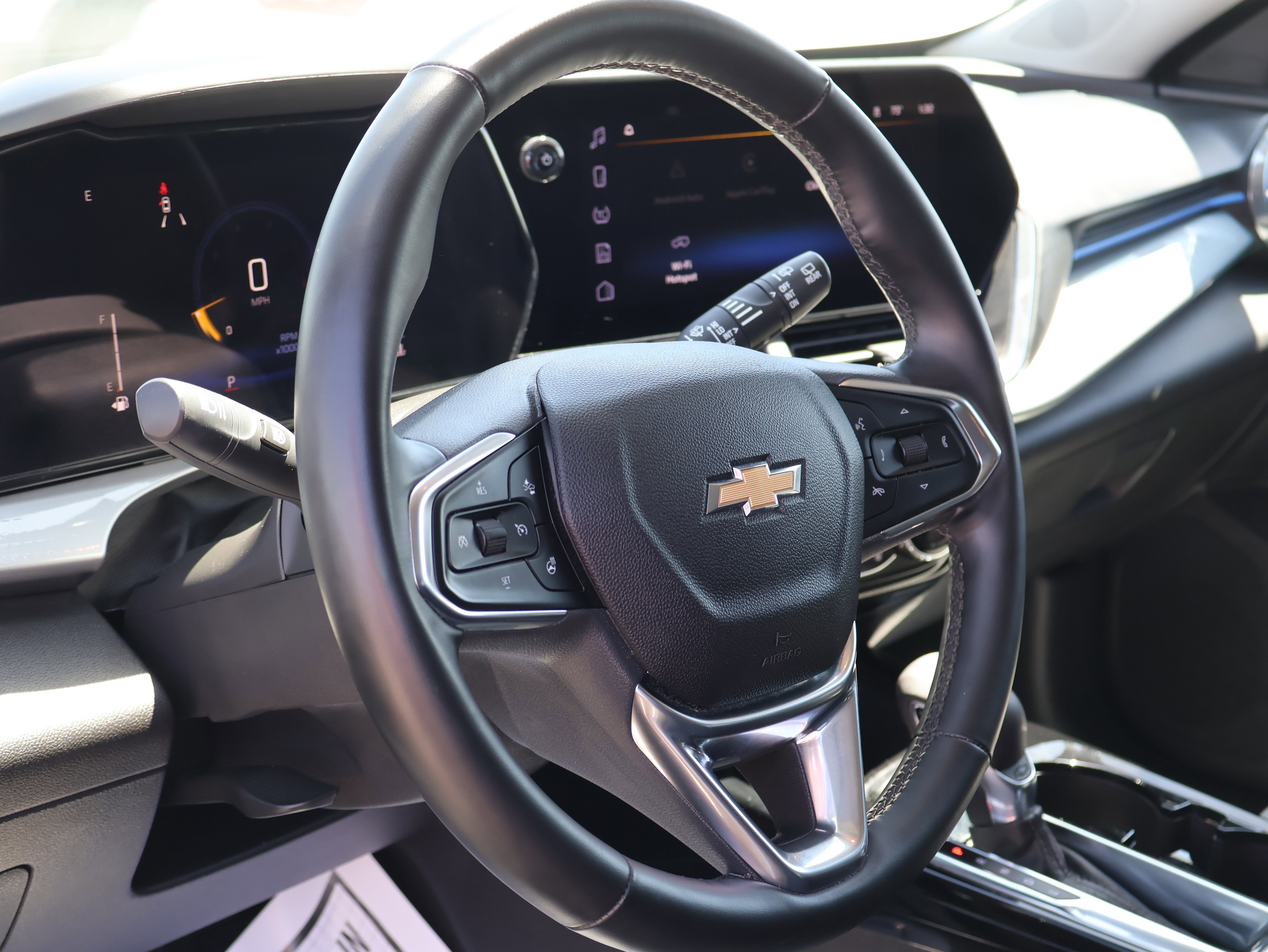 Used 2025 Chevrolet Trax LT w/ LT Convenience Package FWD image 22