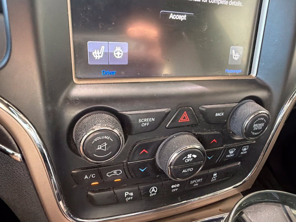 Used 2017 Jeep Grand Cherokee Limited AWD/4WD image 13