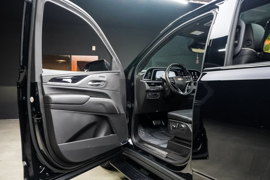 Used 2023 Cadillac Escalade V AWD/4WD image 25