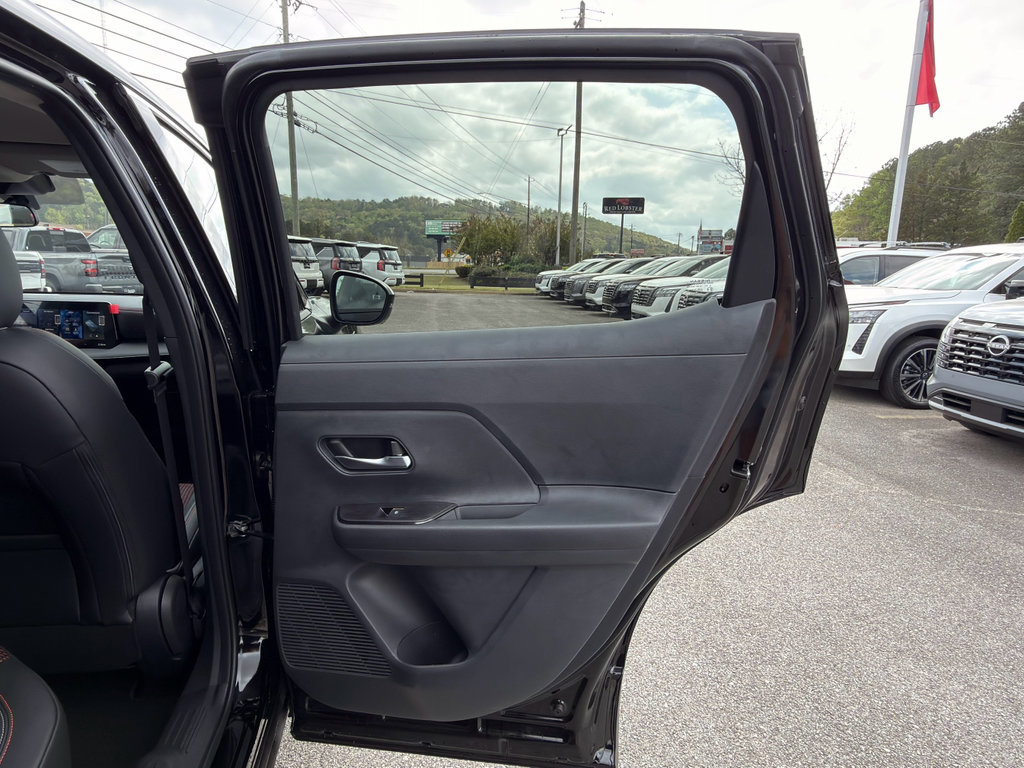 New 2026 Nissan Kicks SR image 18