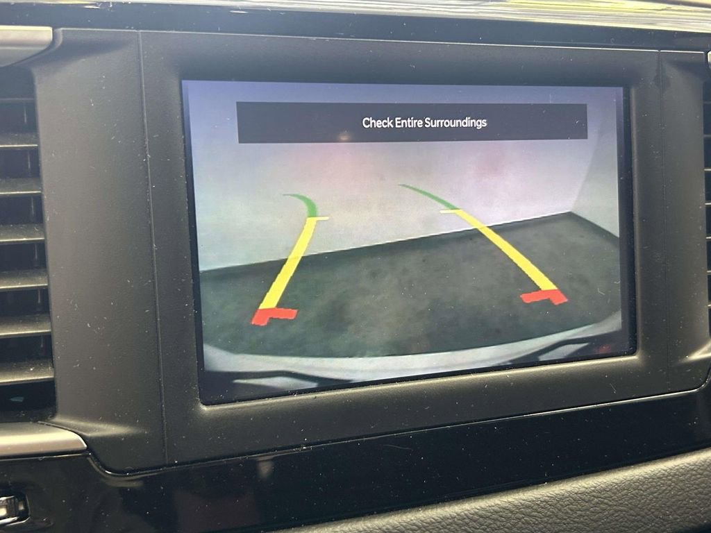Used 2022 Chrysler Voyager LX FWD image 24