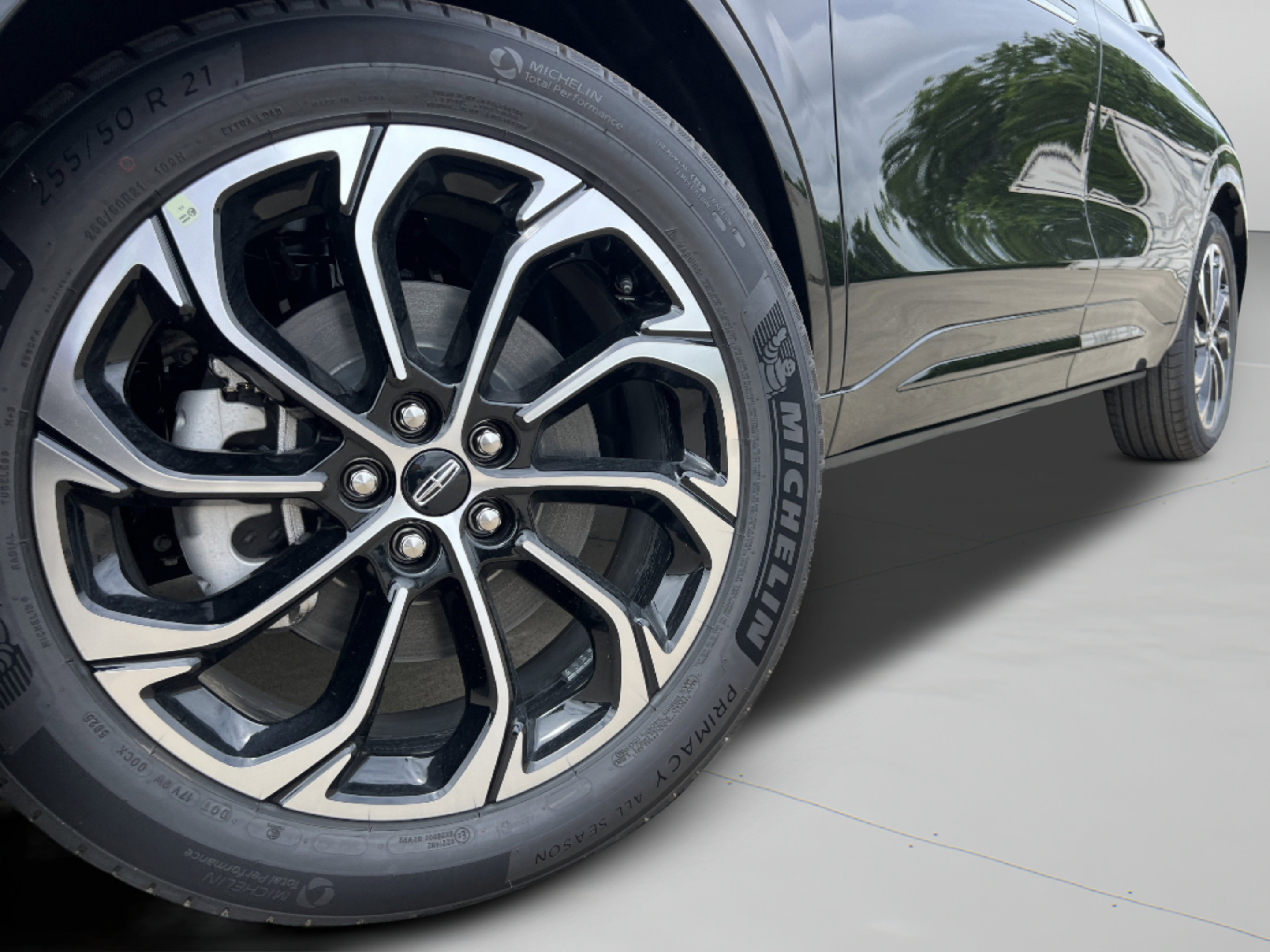 New 2026 Lincoln Nautilus Reserve AWD/4WD image 35