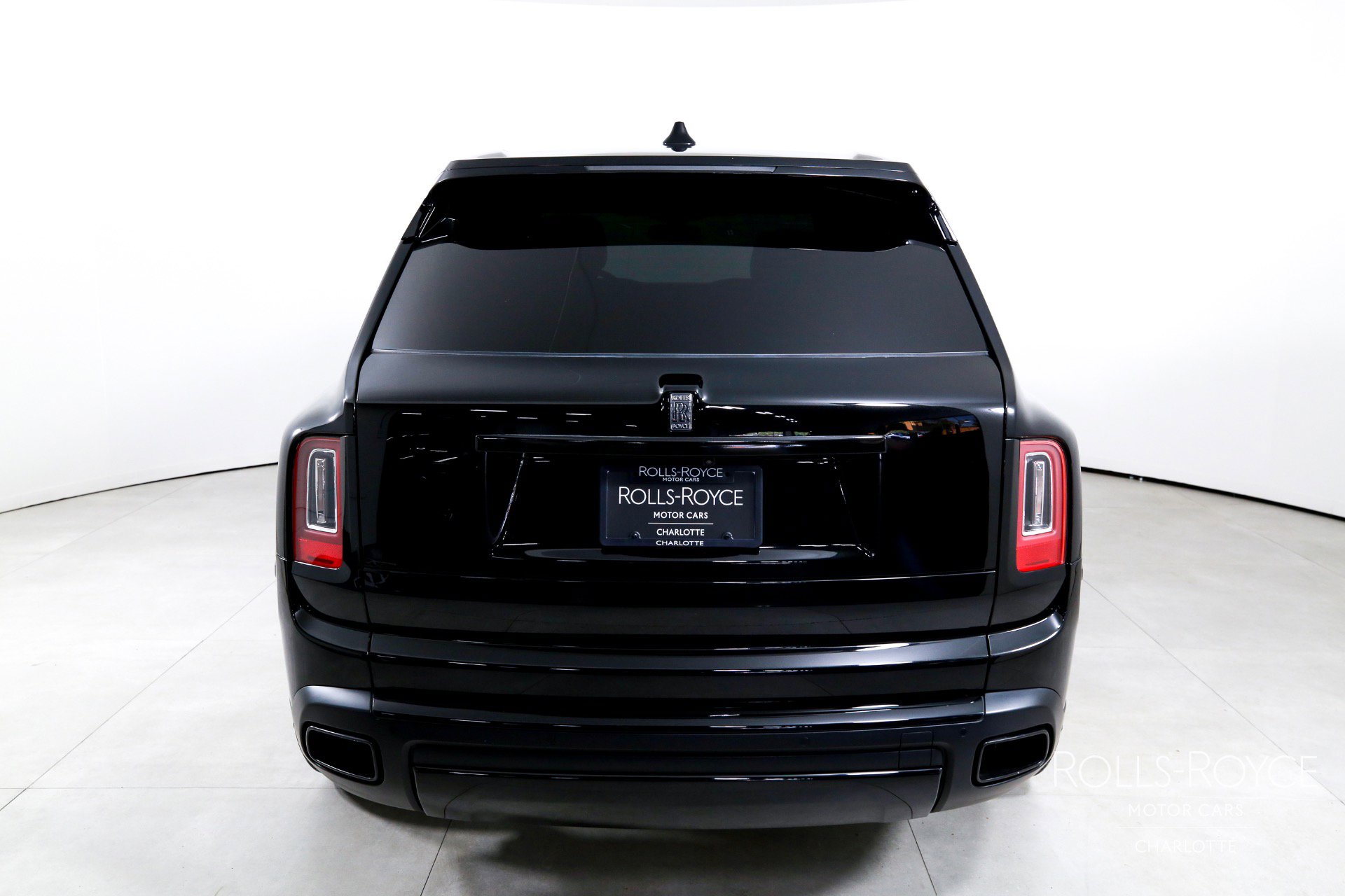 Certified 2022 Rolls-Royce Cullinan w/ Dark Exterior Package image 9