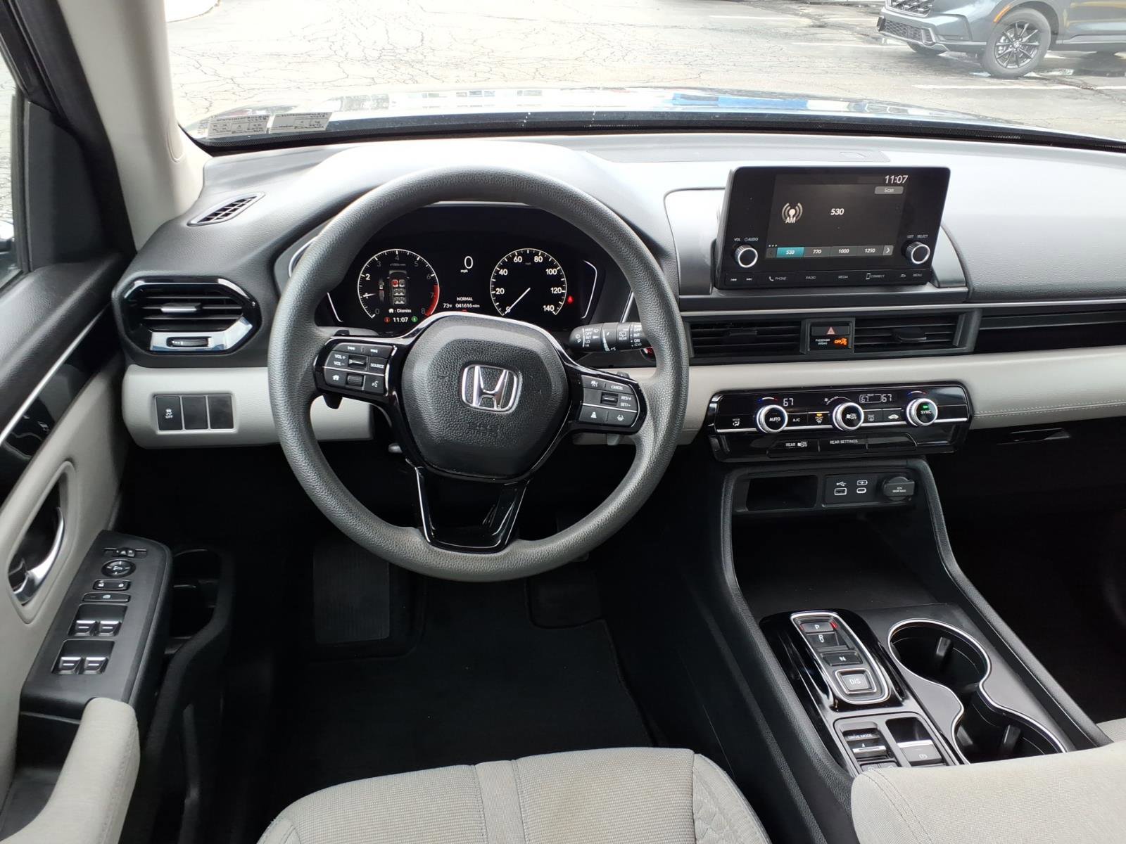 Certified 2023 Honda Pilot LX image 7