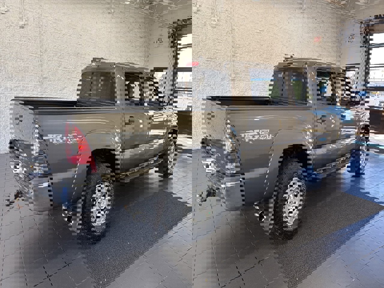 Used 2015 Toyota Tacoma 4x4 Double Cab image 8