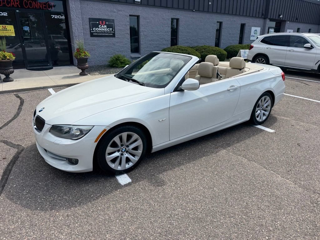 Used 2012 BMW 328i Convertible RWD image 3