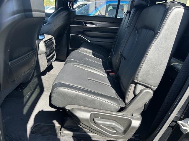 Used 2024 Jeep Wagoneer Series II w/ Flexible Seating Group image 26