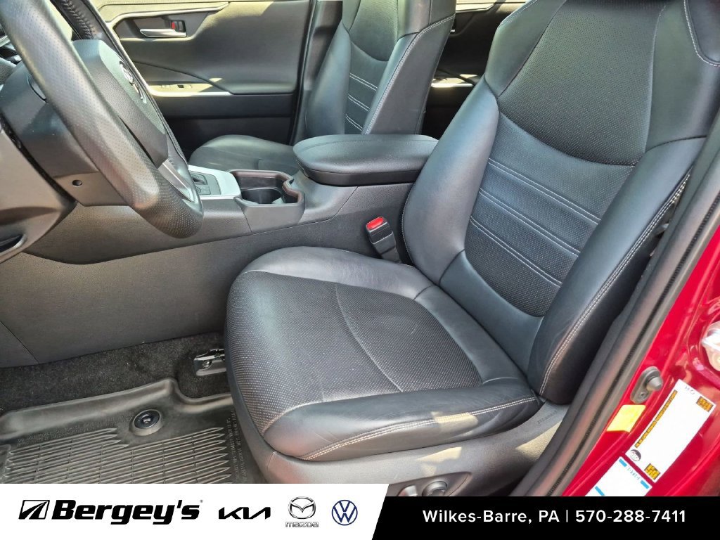 Used 2019 Toyota RAV4 Limited w/ Advanced Technology Package AWD/4WD image 20