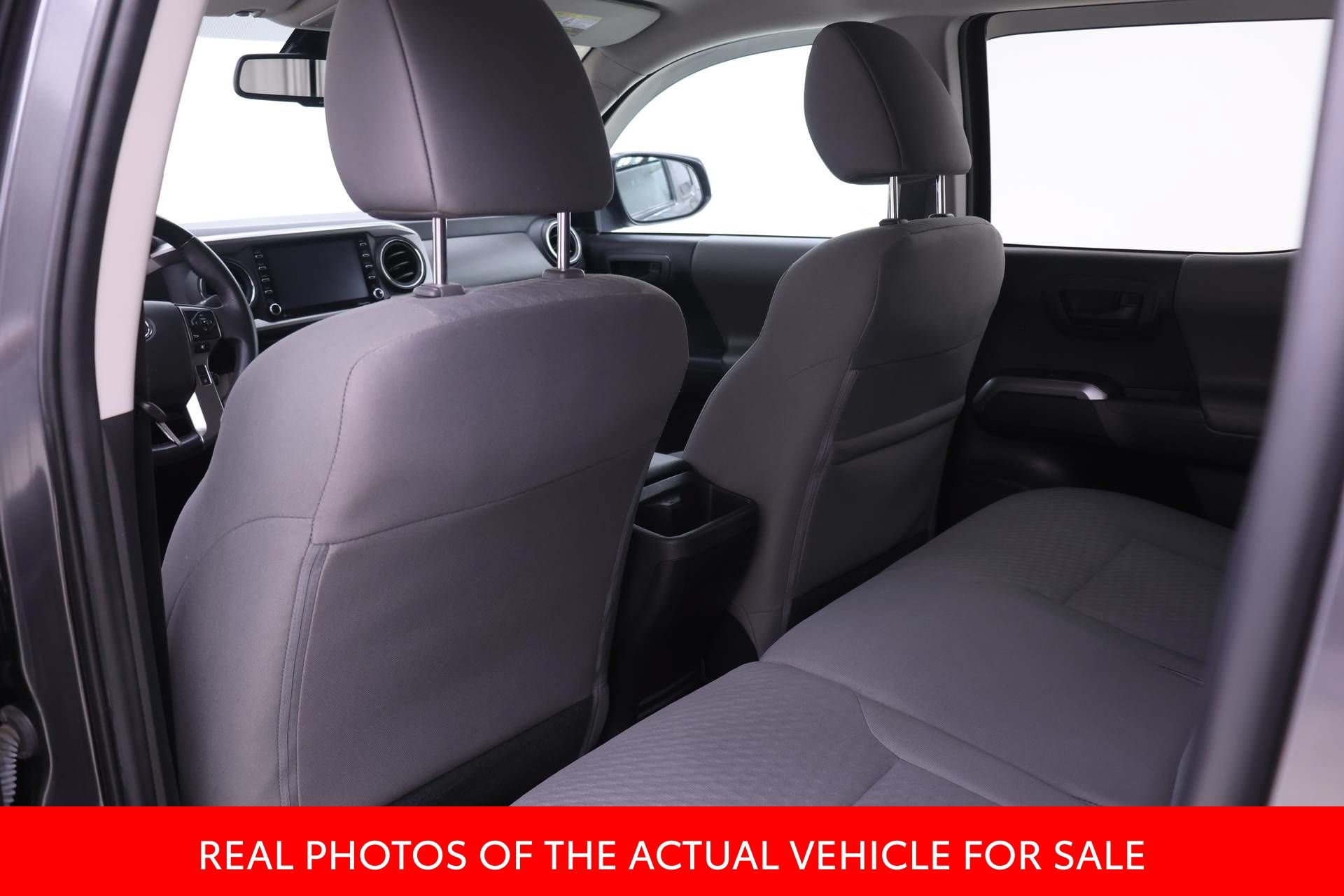 Certified 2022 Toyota Tacoma SR5 AWD/4WD image 11