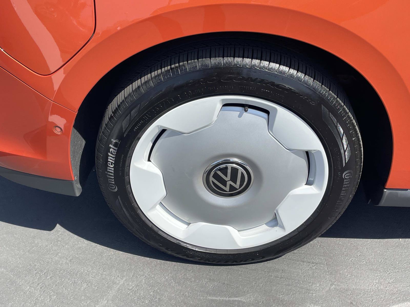 Certified 2025 Volkswagen ID. Buzz 1st Edition RWD image 7