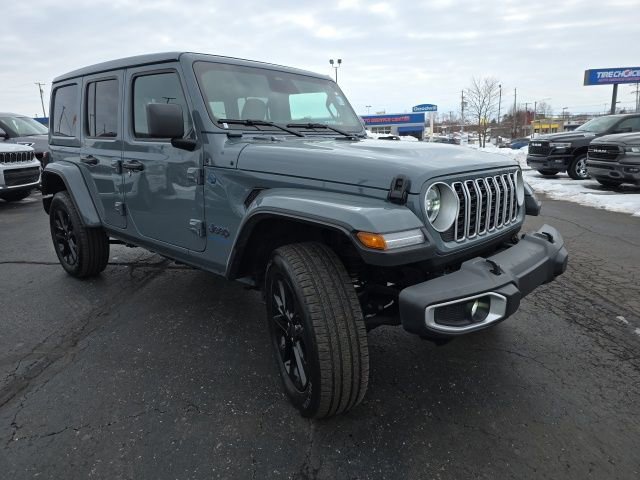 Used 2025 Jeep Wrangler Unlimited Sahara w/ Safety Group image 8