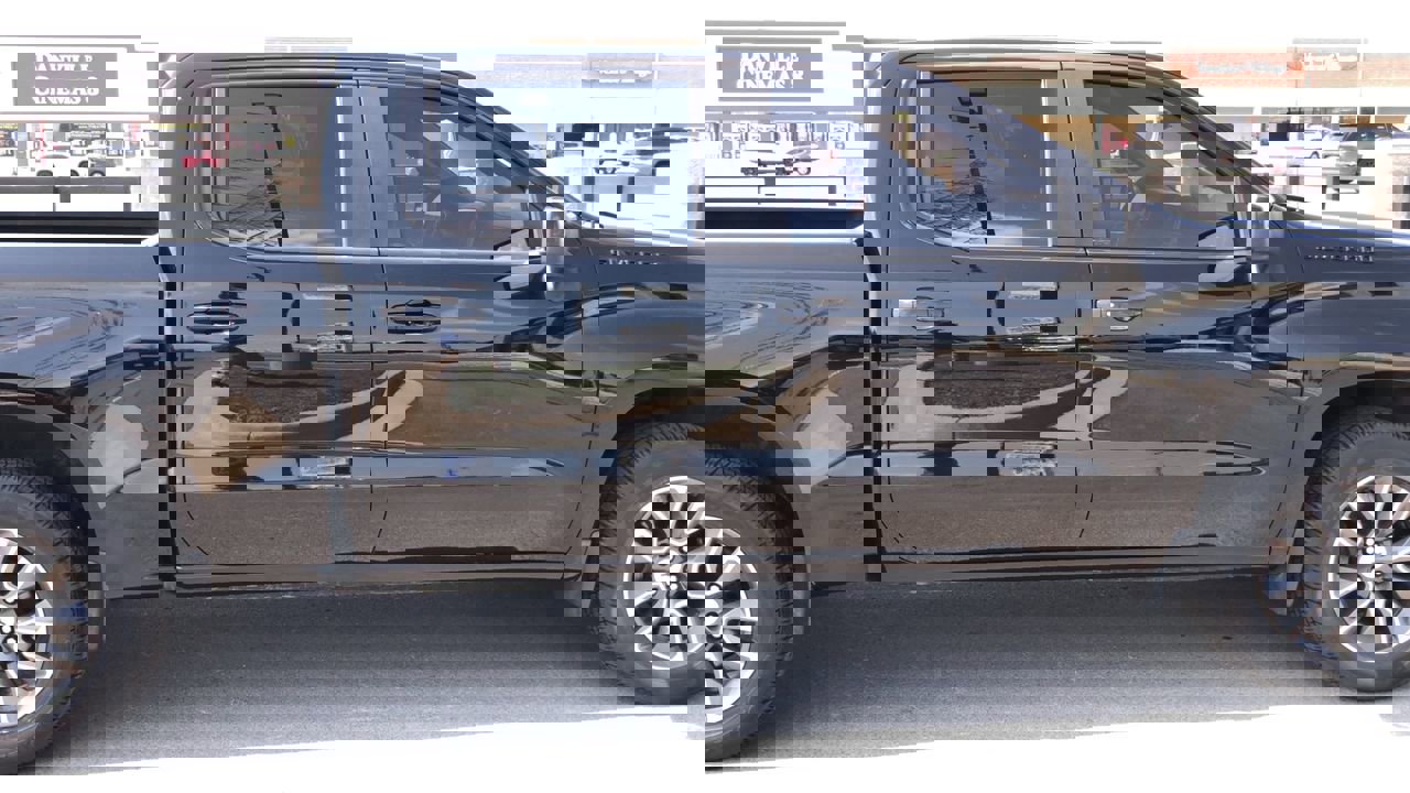 Used 2021 Chevrolet Silverado 1500 RST w/ Bed Protection Package image 8