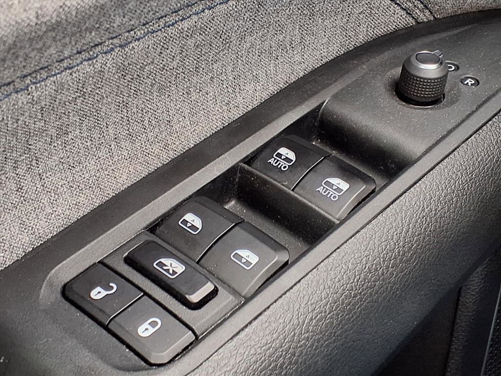 Used 2024 Jeep Compass Latitude image 10