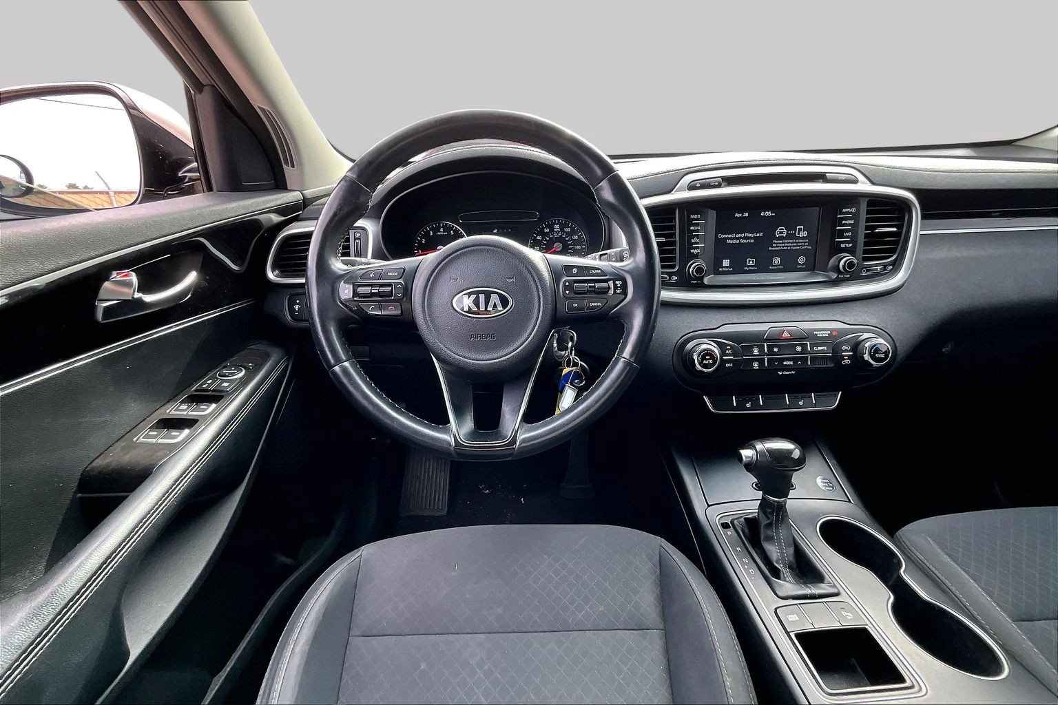Used 2018 Kia Sorento FWD image 5