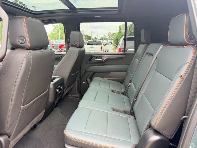 Used 2025 GMC Yukon XL AT4 AWD/4WD image 17