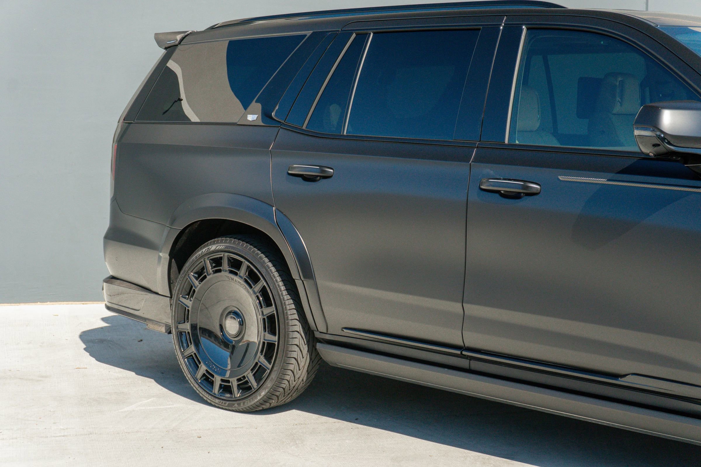 Used 2024 Cadillac Escalade Sport Platinum w/ LPO, ONYX Package image 35