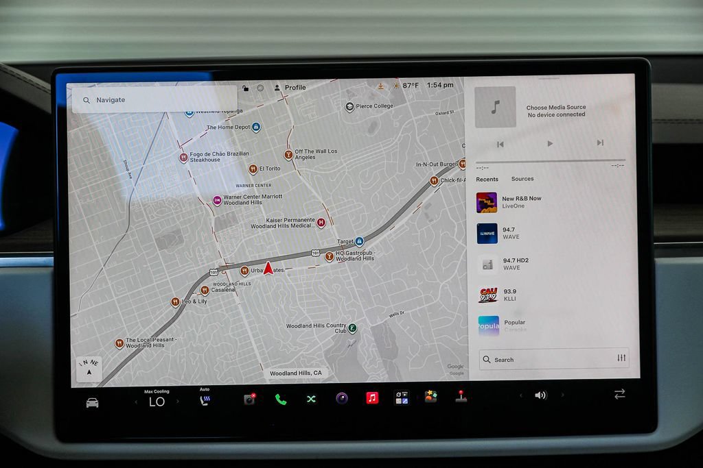 Used 2023 Tesla Model X AWD/4WD image 15
