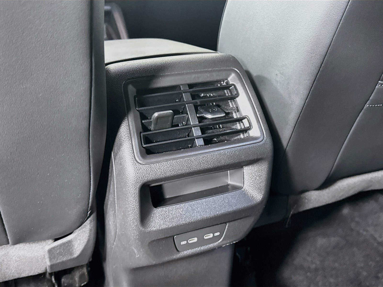 Certified 2025 Volkswagen Tiguan SE R-Line AWD/4WD image 23