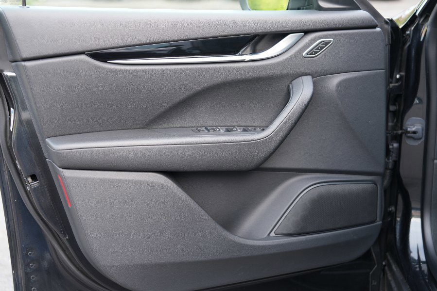 Used 2023 Maserati Levante Modena image 38