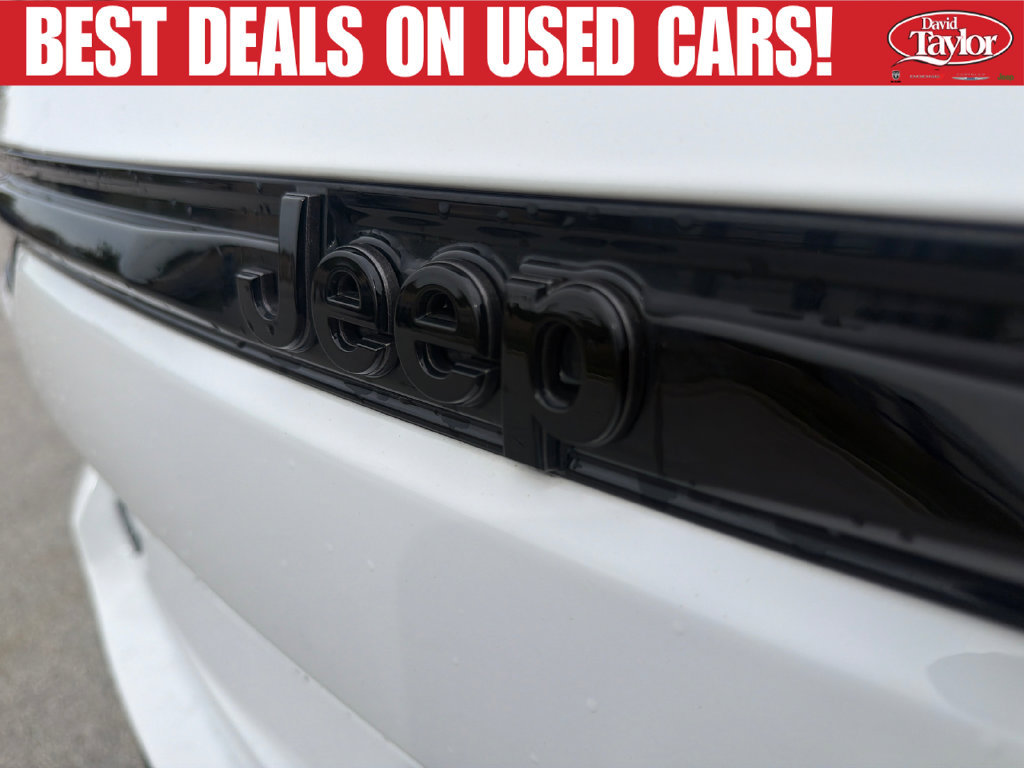 Used 2025 Jeep Grand Cherokee Altitude w/ Trailer Tow Package AWD/4WD image 35