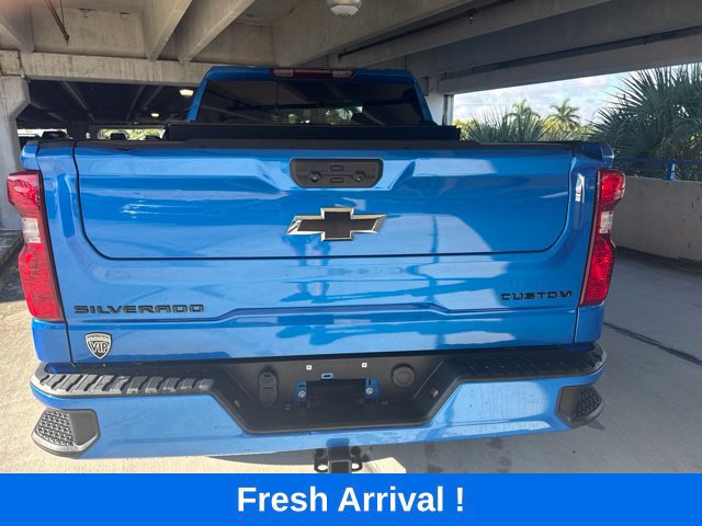 Used 2025 Chevrolet Silverado 1500 Custom w/ LPO, Dark Essentials Package RWD image 17