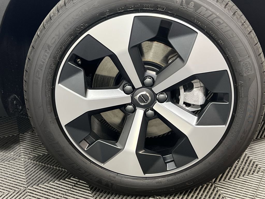 New 2026 Volvo XC40 B5 Plus w/ Protection Package Premier image 16