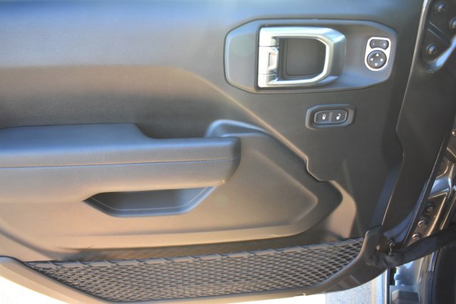 Used 2025 Jeep Gladiator Sport image 13