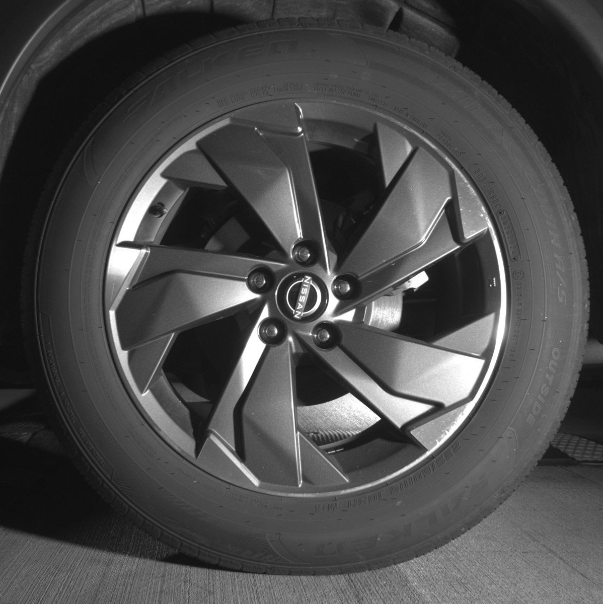 Used 2025 Nissan Rogue SV image 14