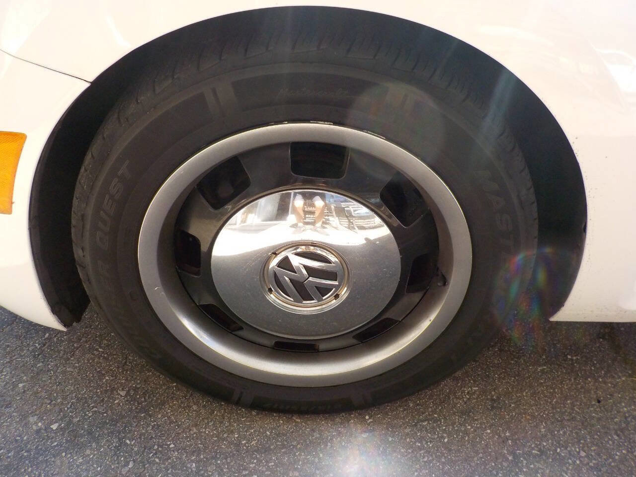 Used 2012 Volkswagen Beetle 2.5 image 17