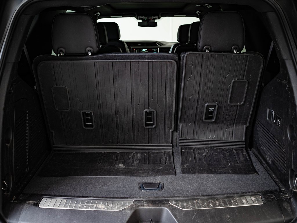 Used 2023 GMC Yukon Denali w/ LPO, Floor Liner Package image 22
