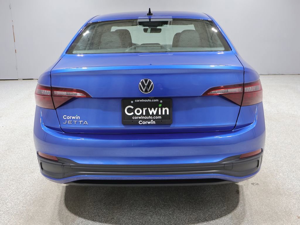 Used 2024 Volkswagen Jetta Sport image 13