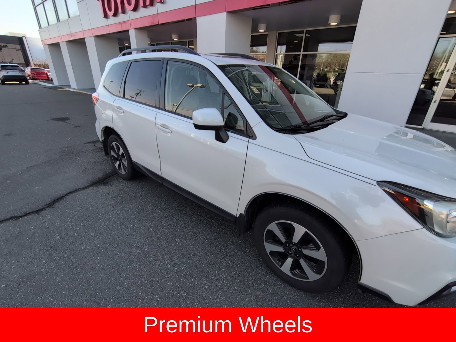 Used 2017 Subaru Forester 2.5i Premium w/ All-Weather Package image 8