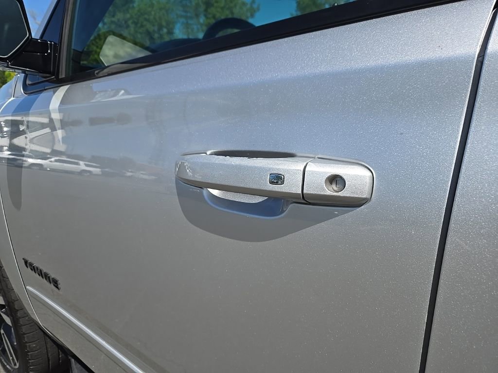 Used 2018 Chevrolet Tahoe Premier image 11